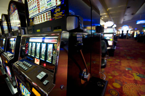 Dota 2 broadcast and live roulette running side by side Dota 2 broadcast and live roulette running side by side